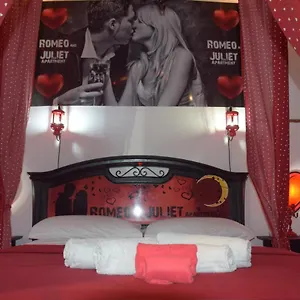 Romeo And Juliet Center , Aeroporto di Catania Fontana Rossa Italia